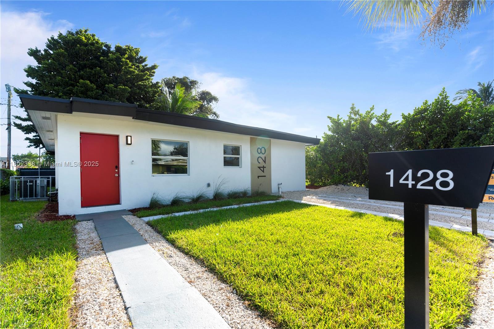 1428 NE 153rd Ter, North Miami Beach, Florida image 4