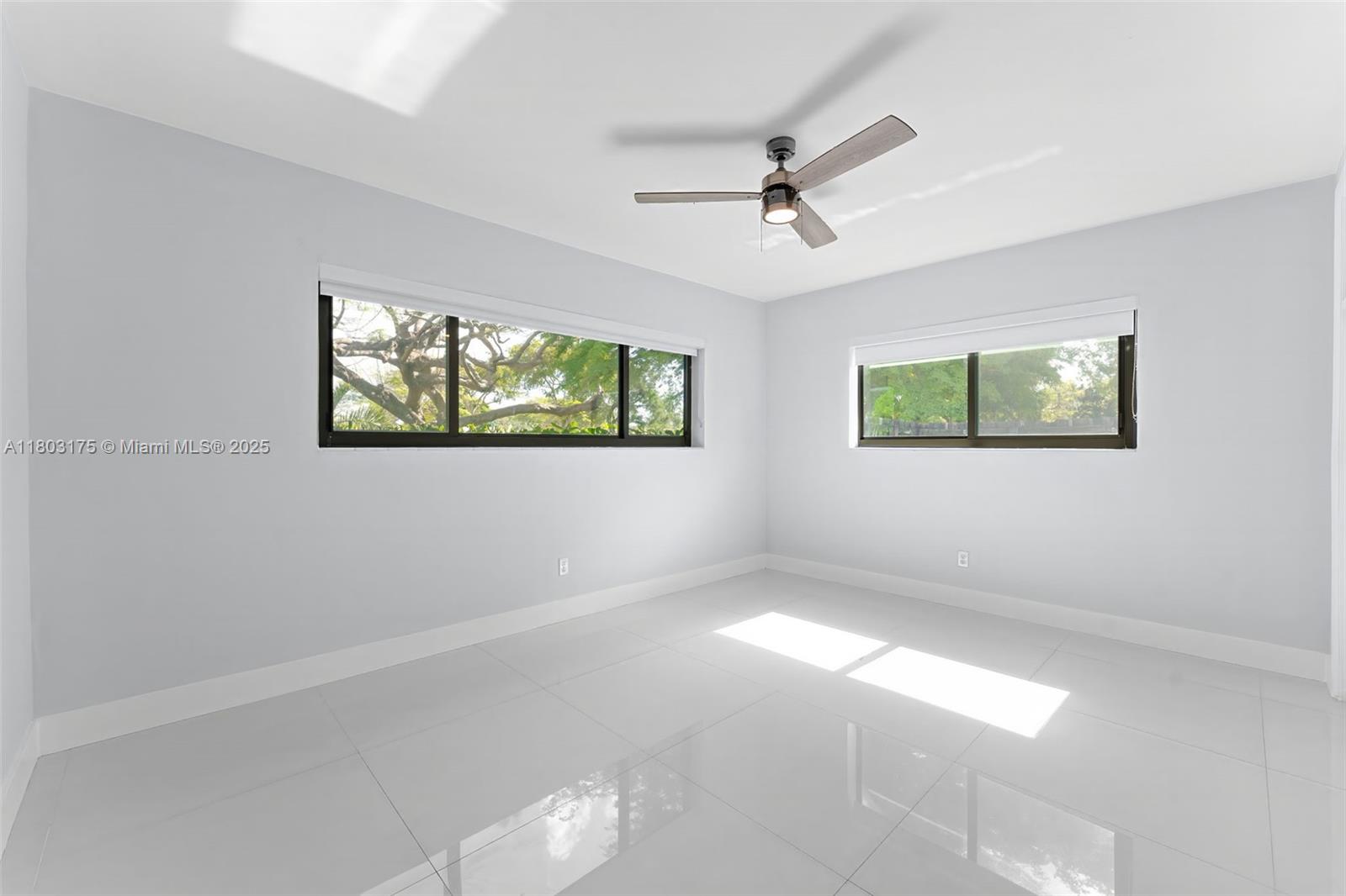 1998 NE 180th St, North Miami Beach, Florida image 11