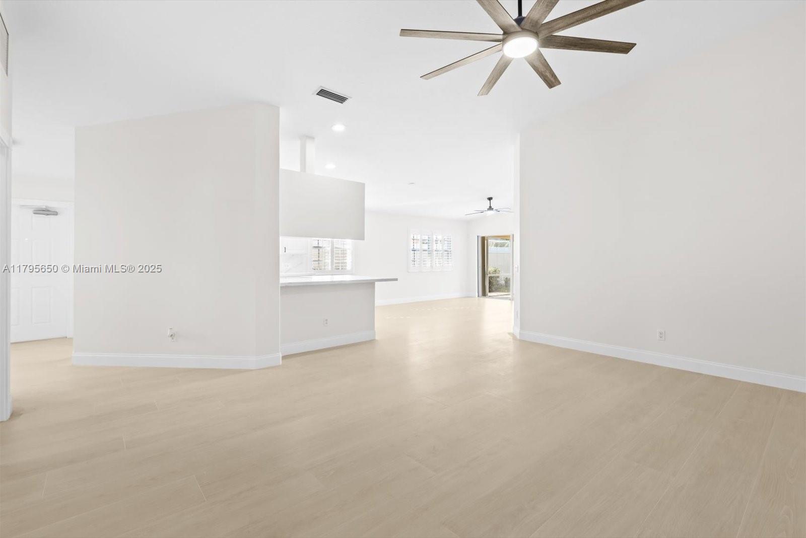 8467 SE Retreat Dr, Hobe Sound, Florida image 12