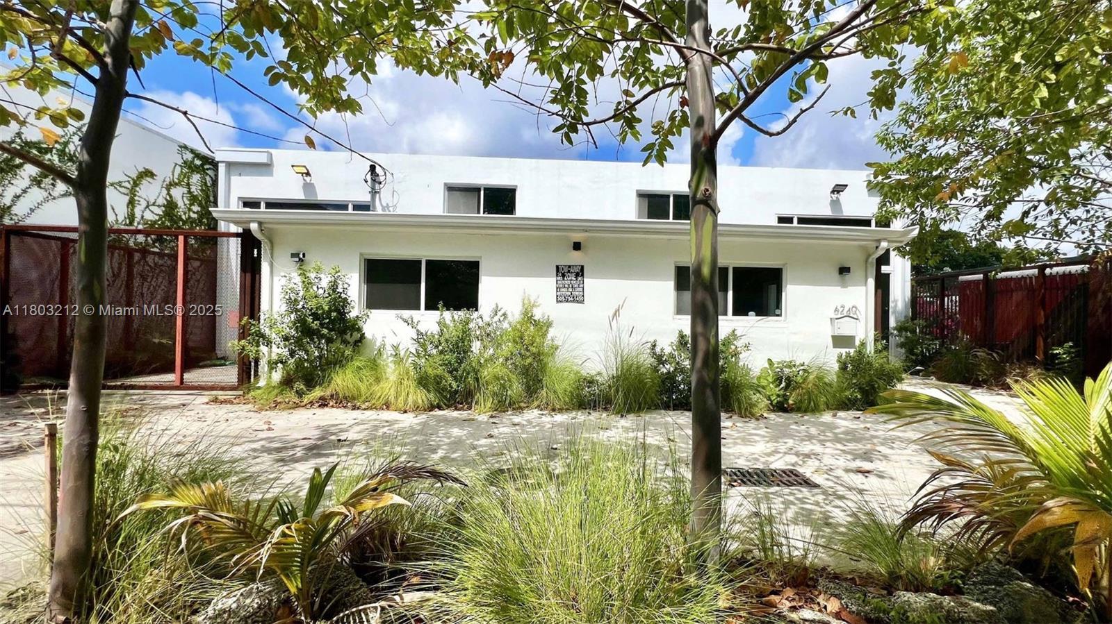 6240 NE 4th Ct  For Sale A11803212, FL