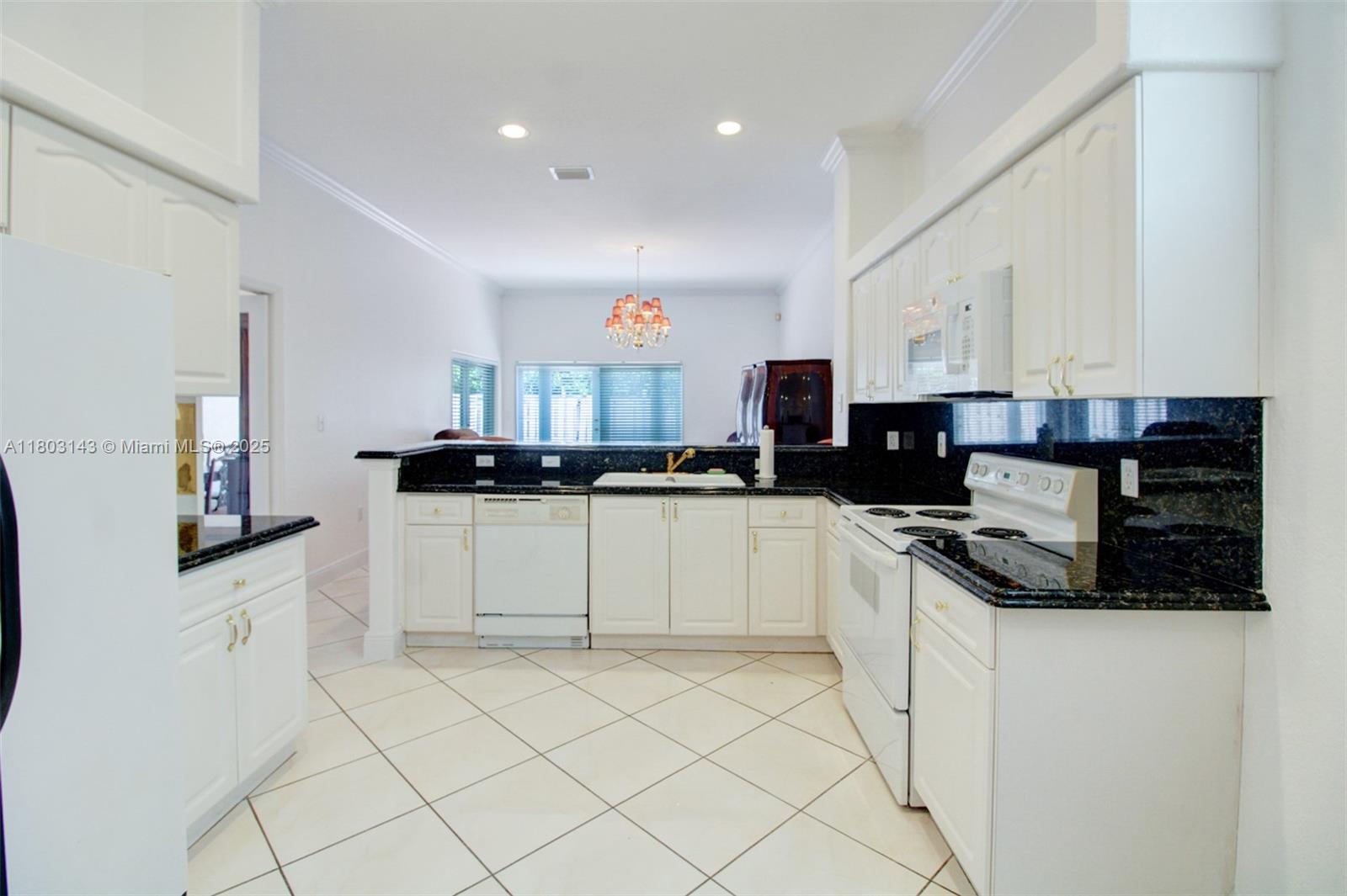 9072 NW 145th St, Miami Lakes, Florida image 11