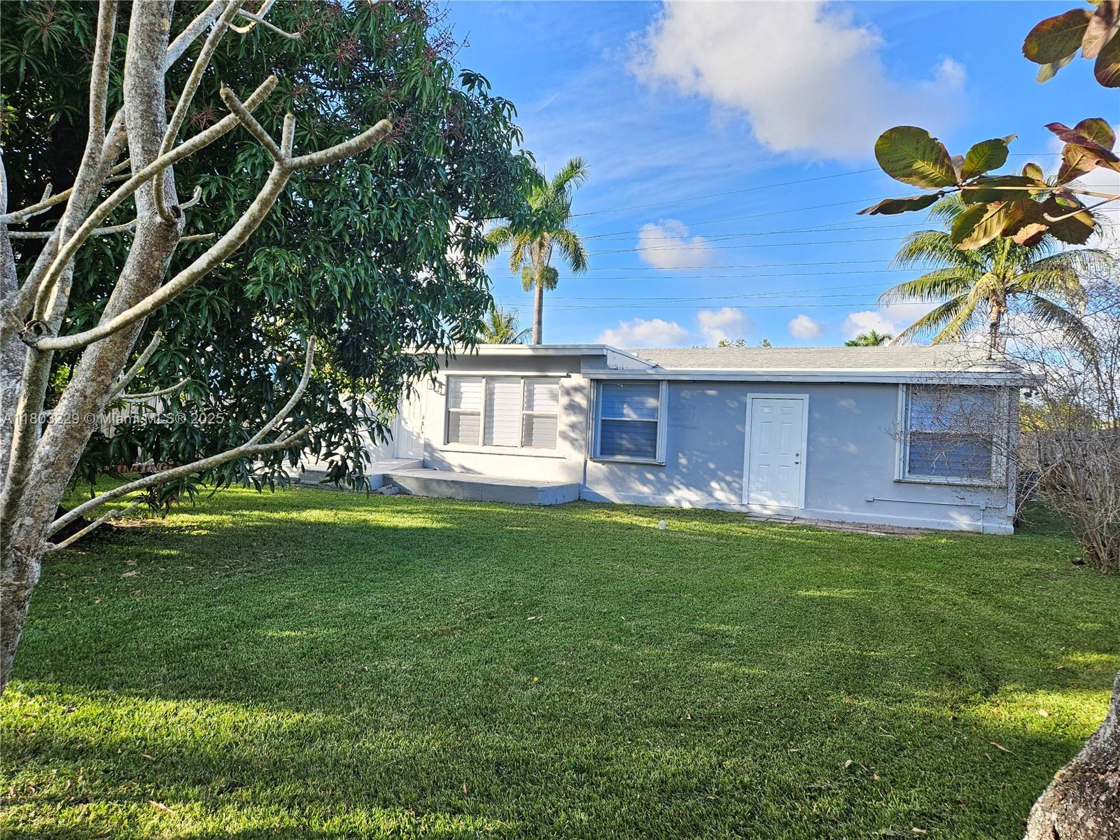 770 NW 38th St, Oakland Park, Florida image 2