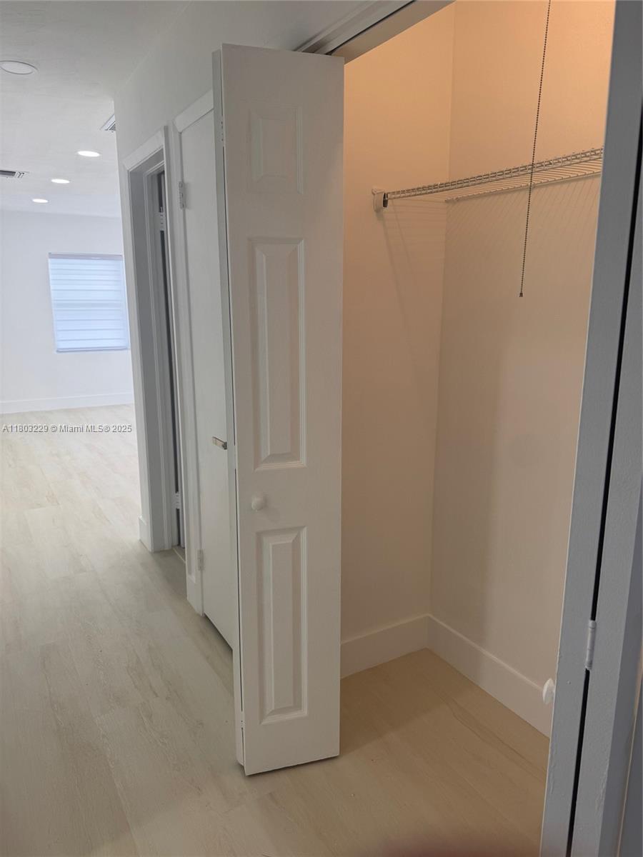 770 NW 38th St, Oakland Park, Florida image 35
