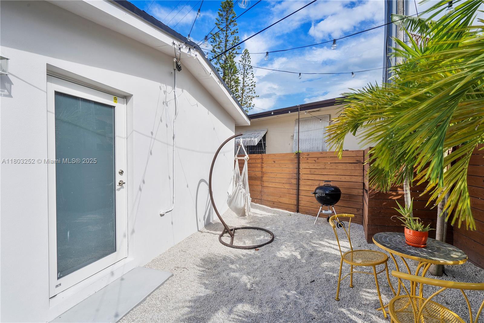 2380 NE 137th St, North Miami Beach, Florida image 16