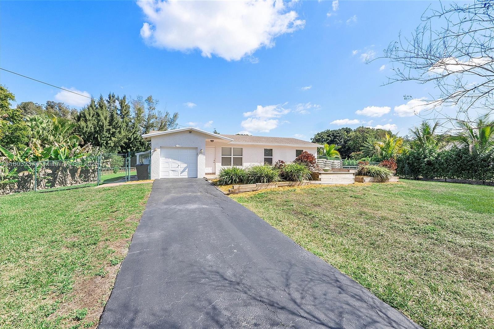 5200 SW 199th Avenue, Southwest Ranches, Florida image 2