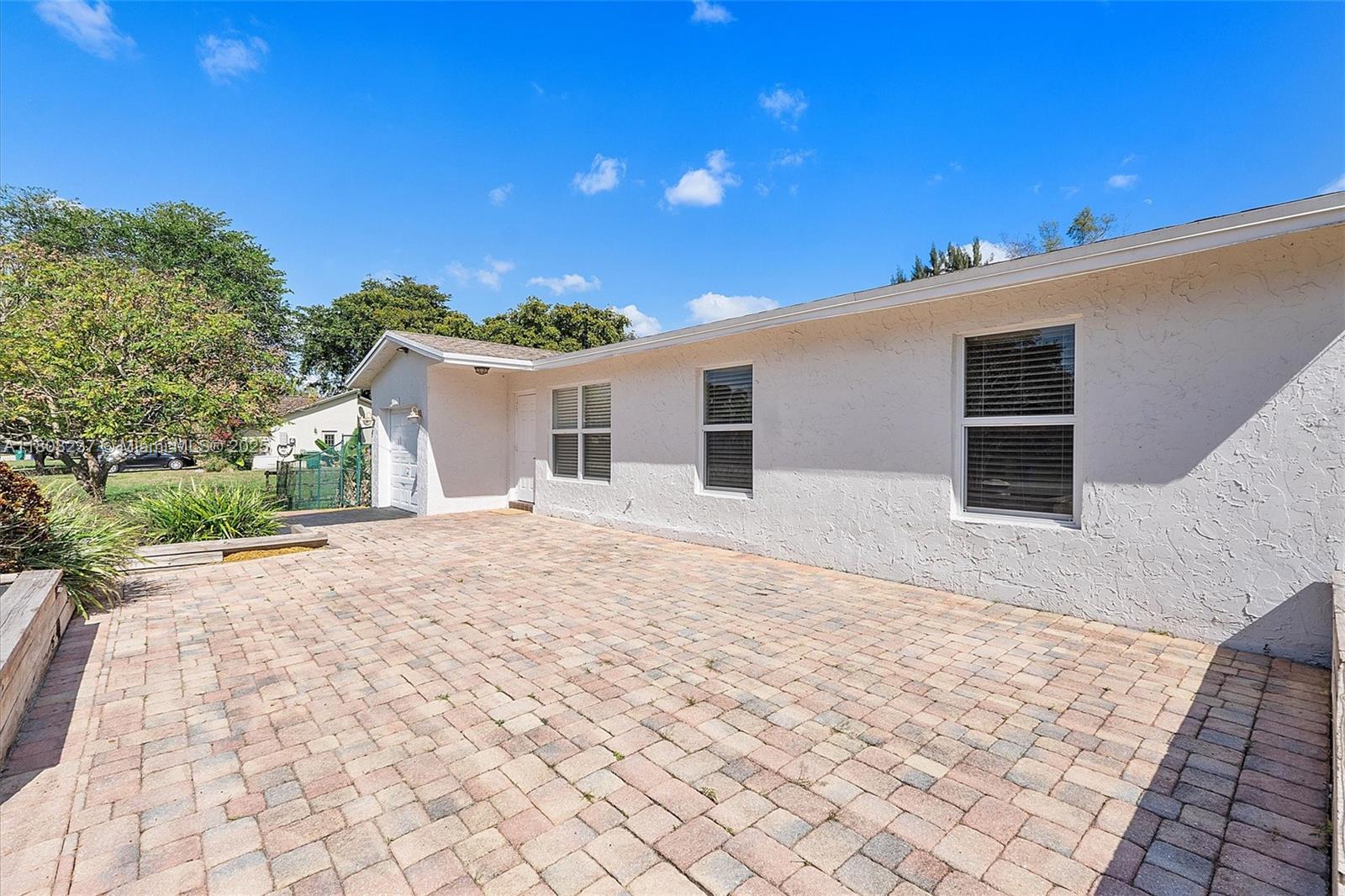 5200 SW 199th Avenue, Southwest Ranches, Florida image 3