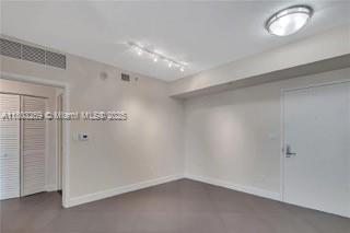 335 S Biscayne Blvd #2308, Miami FL 33131