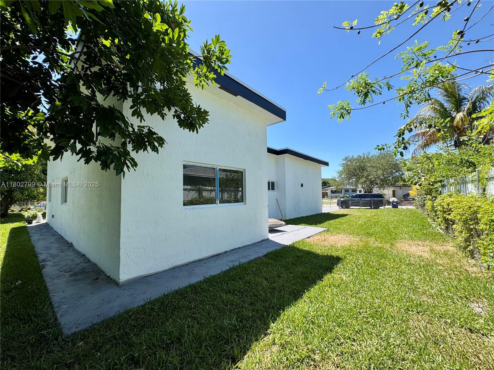25 NW 193rd St, Miami Gardens, Florida image 27