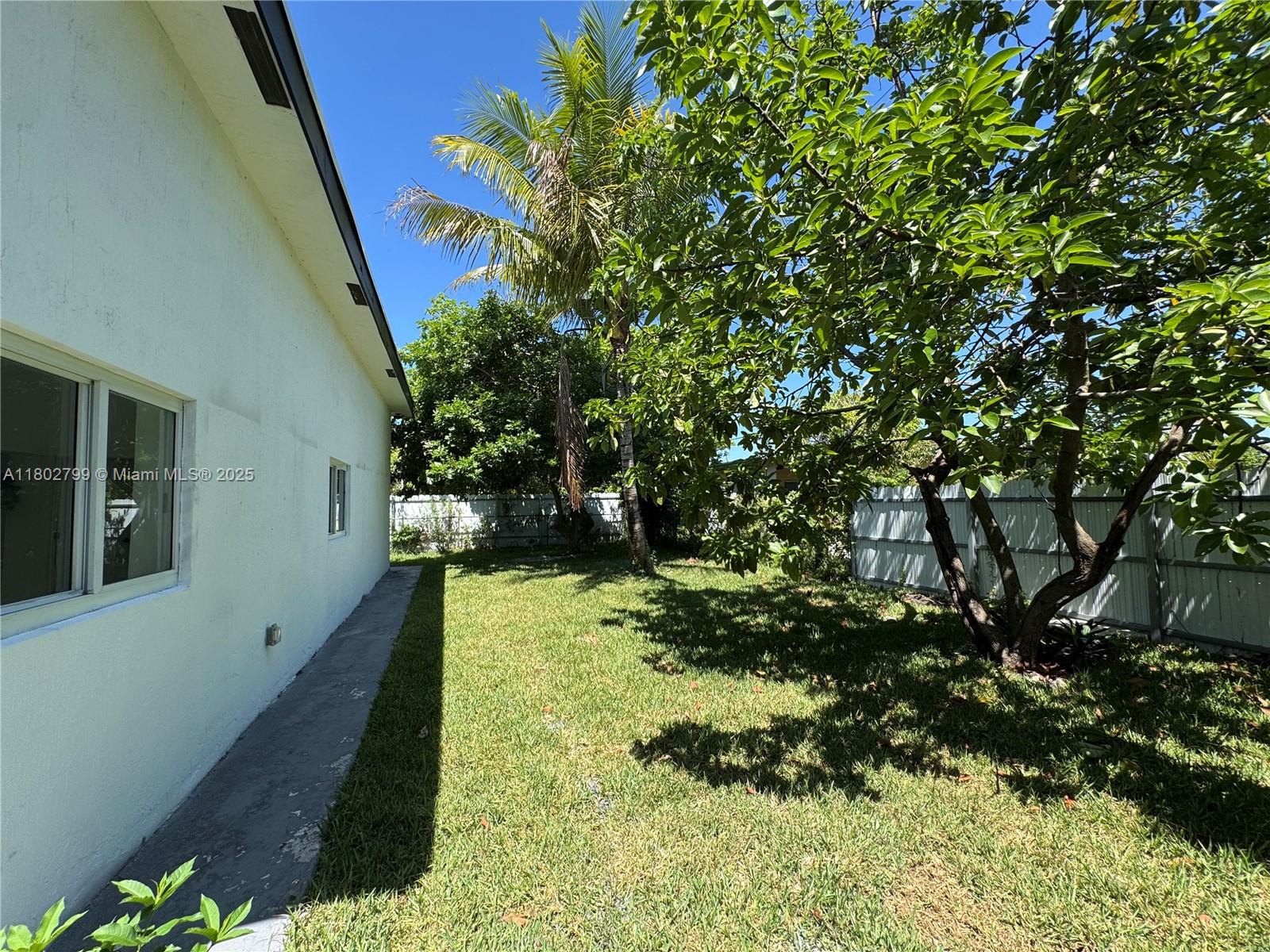25 NW 193rd St, Miami Gardens, Florida image 29