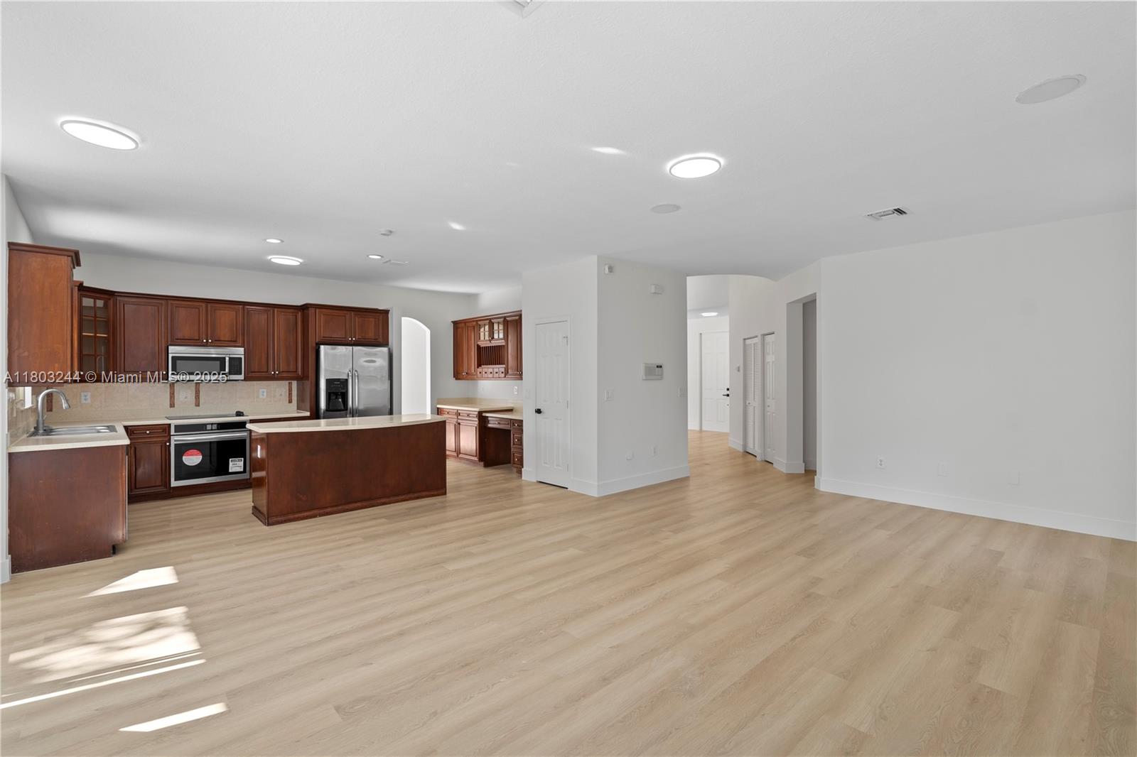 Listing Photo 15