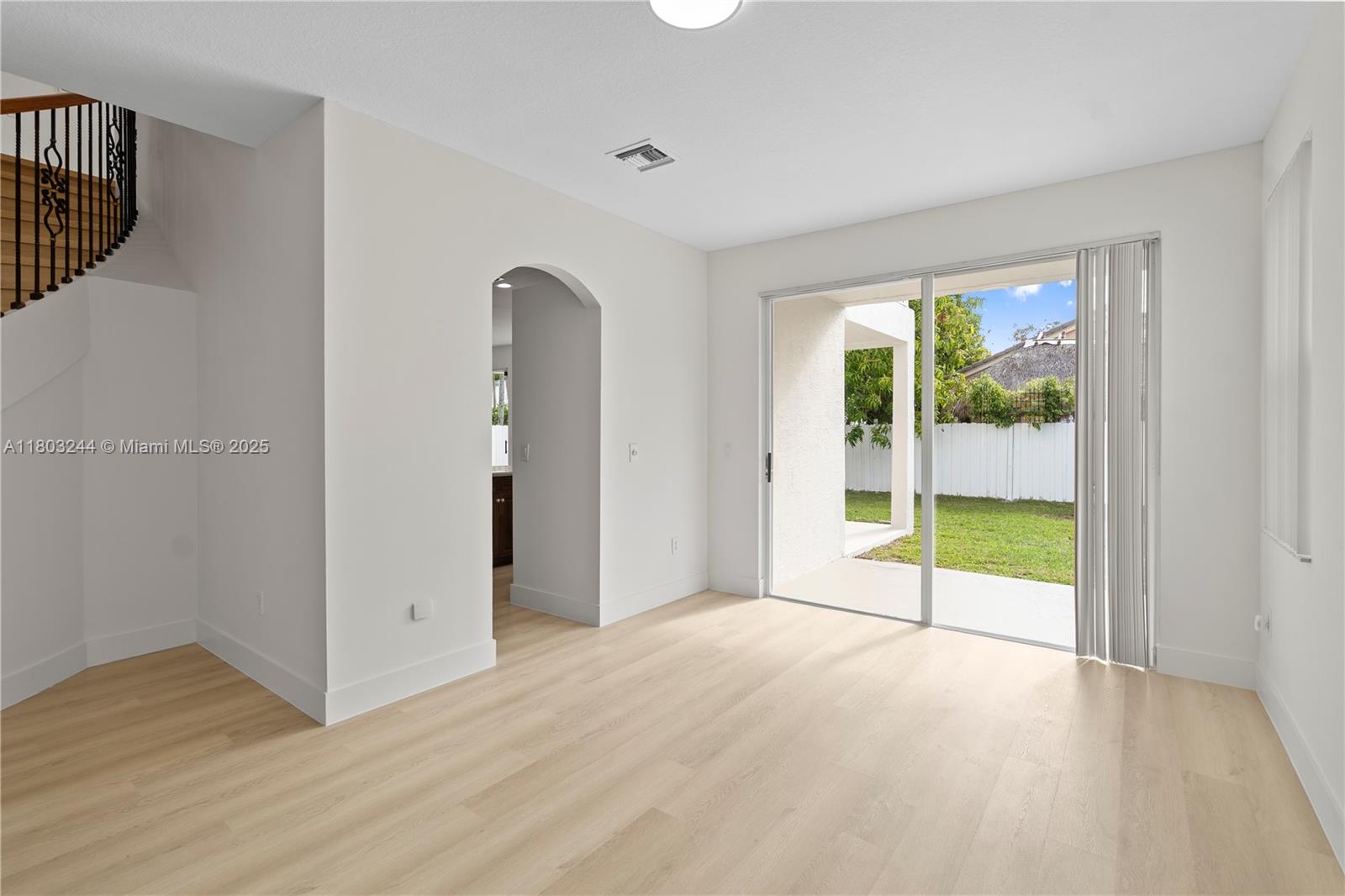 Listing Photo 7