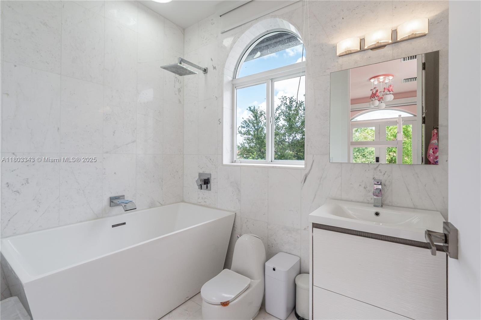 5978 Alton Rd, Miami Beach, Florida image 32