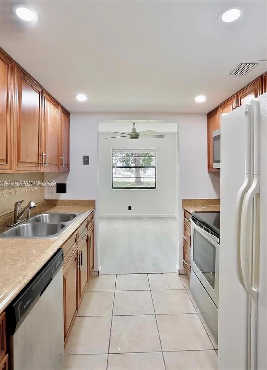 500 NE 2nd St #120, Dania Beach, Florida image 7