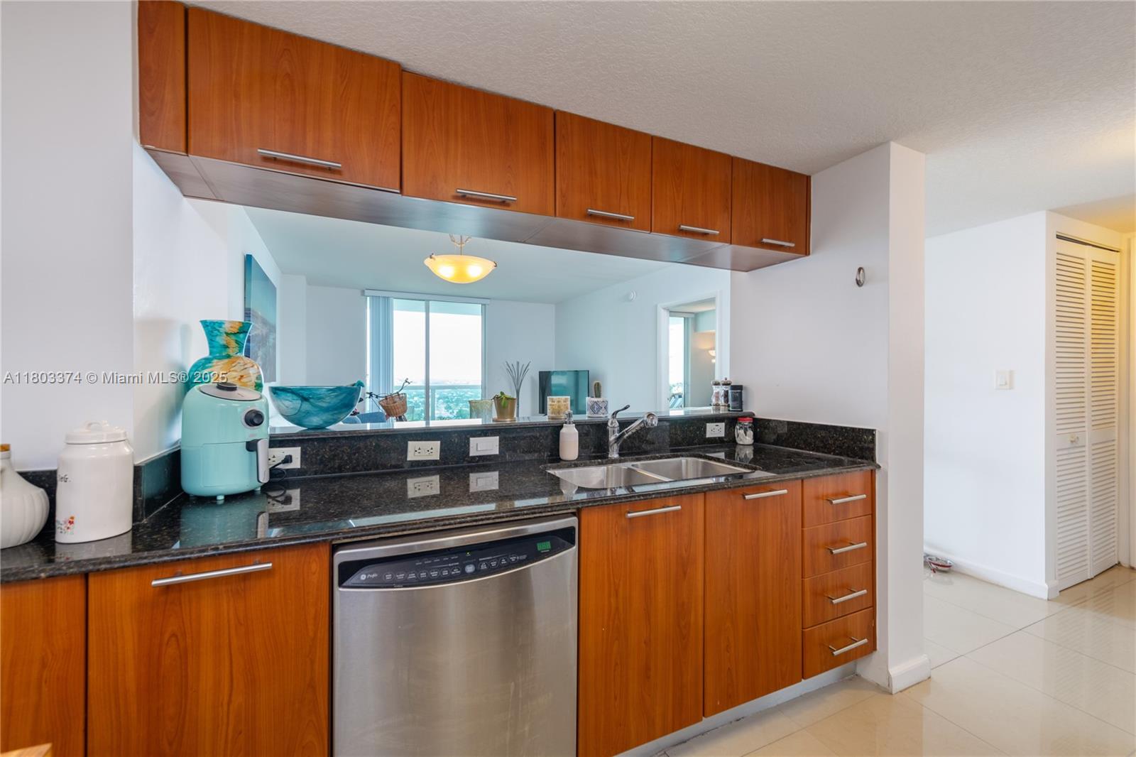 1800 N Bayshore Dr #2408, Miami FL 33132