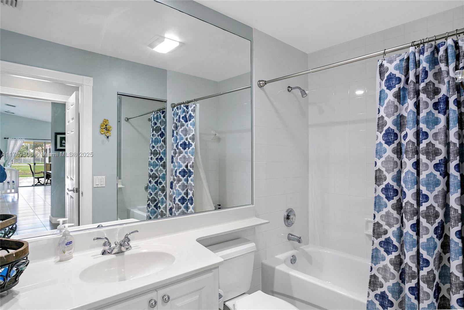 8199 Saint Johns Ct, Wellington, Florida image 19