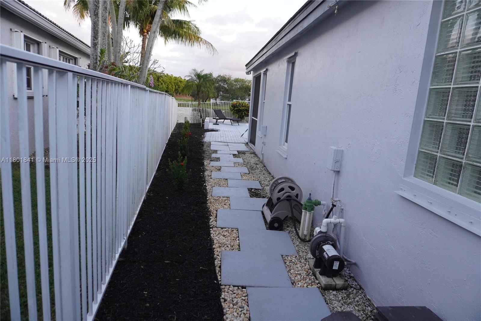 1132 Cedar Falls Dr, Weston, Florida image 7