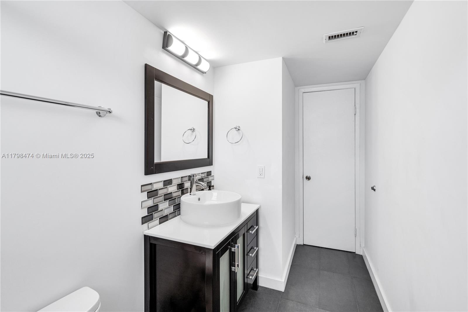 1780 NE 191st St #501-2, Miami, Florida image 19
