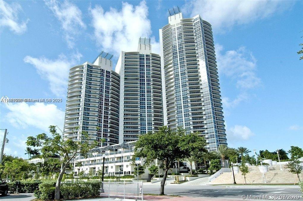 Condo for Rent in Miami Beach, FL