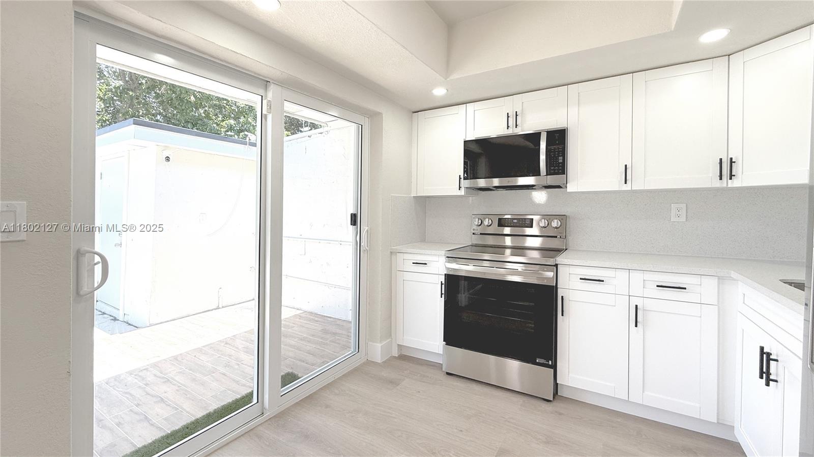 5531 SW 38th St, West Park, Florida image 12