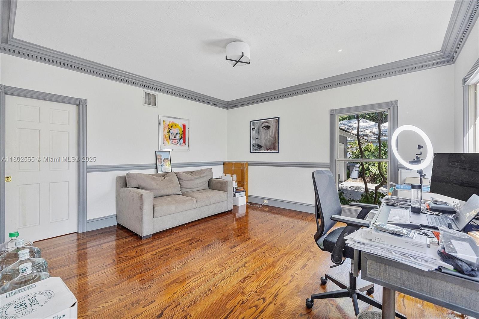 Listing Photo 11