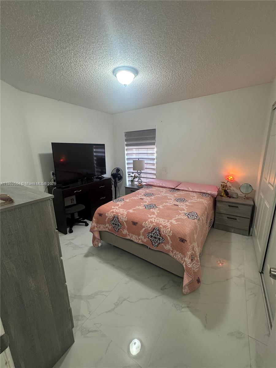 19321 NW 83rd Ave, Hialeah, Florida image 21