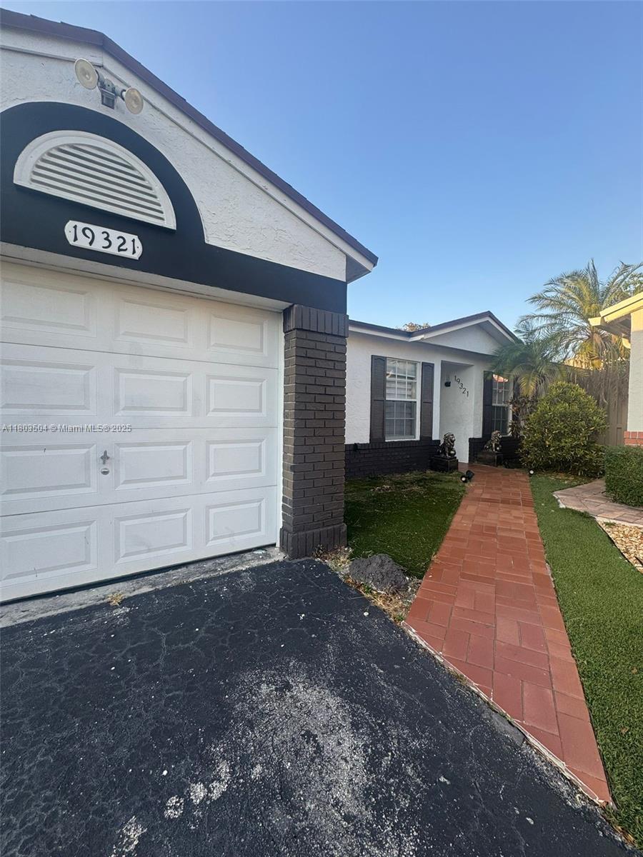 19321 NW 83rd Ave, Hialeah, Florida image 3