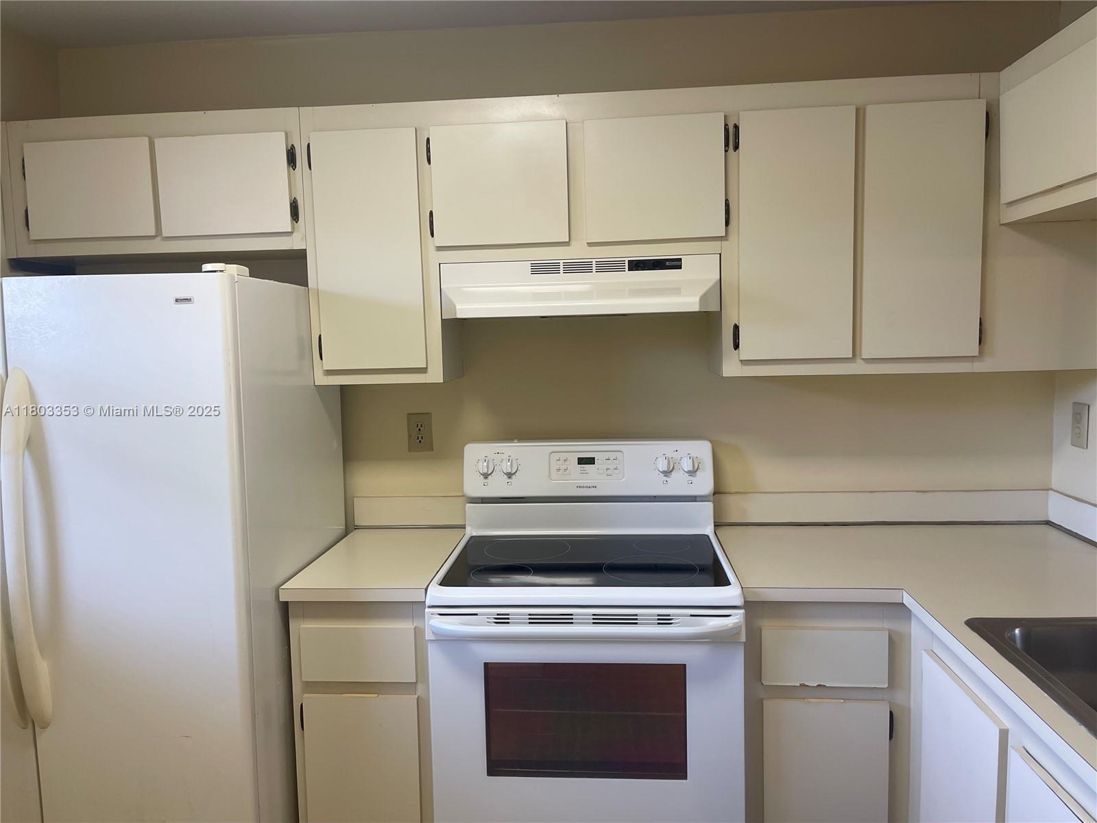 1124 NW 106th Ter #202, Pembroke Pines, Florida image 6