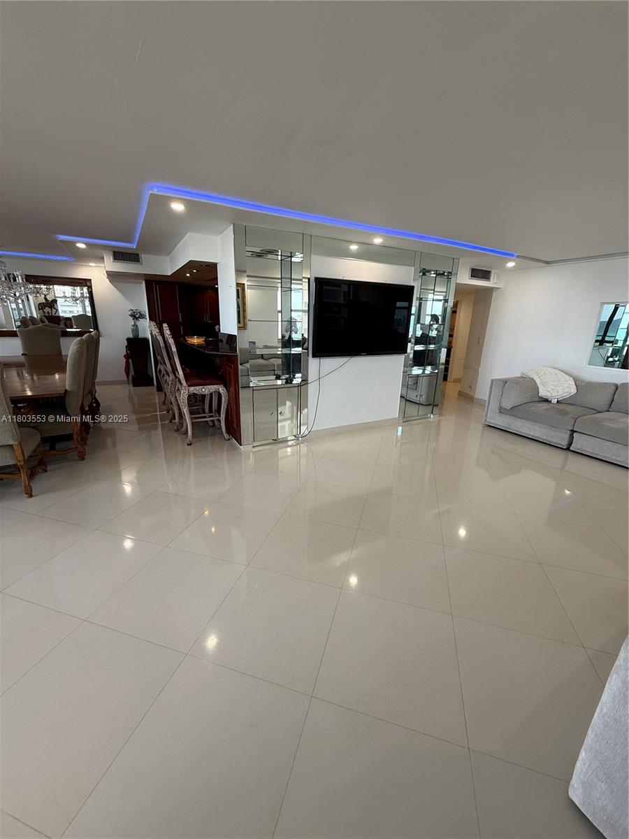 1912 S Ocean Dr #3D, Hallandale Beach, Florida image 11