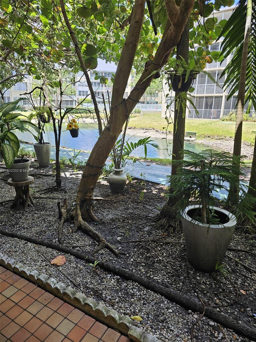 1670 NE 191st St #109-3, Miami, Florida image 2