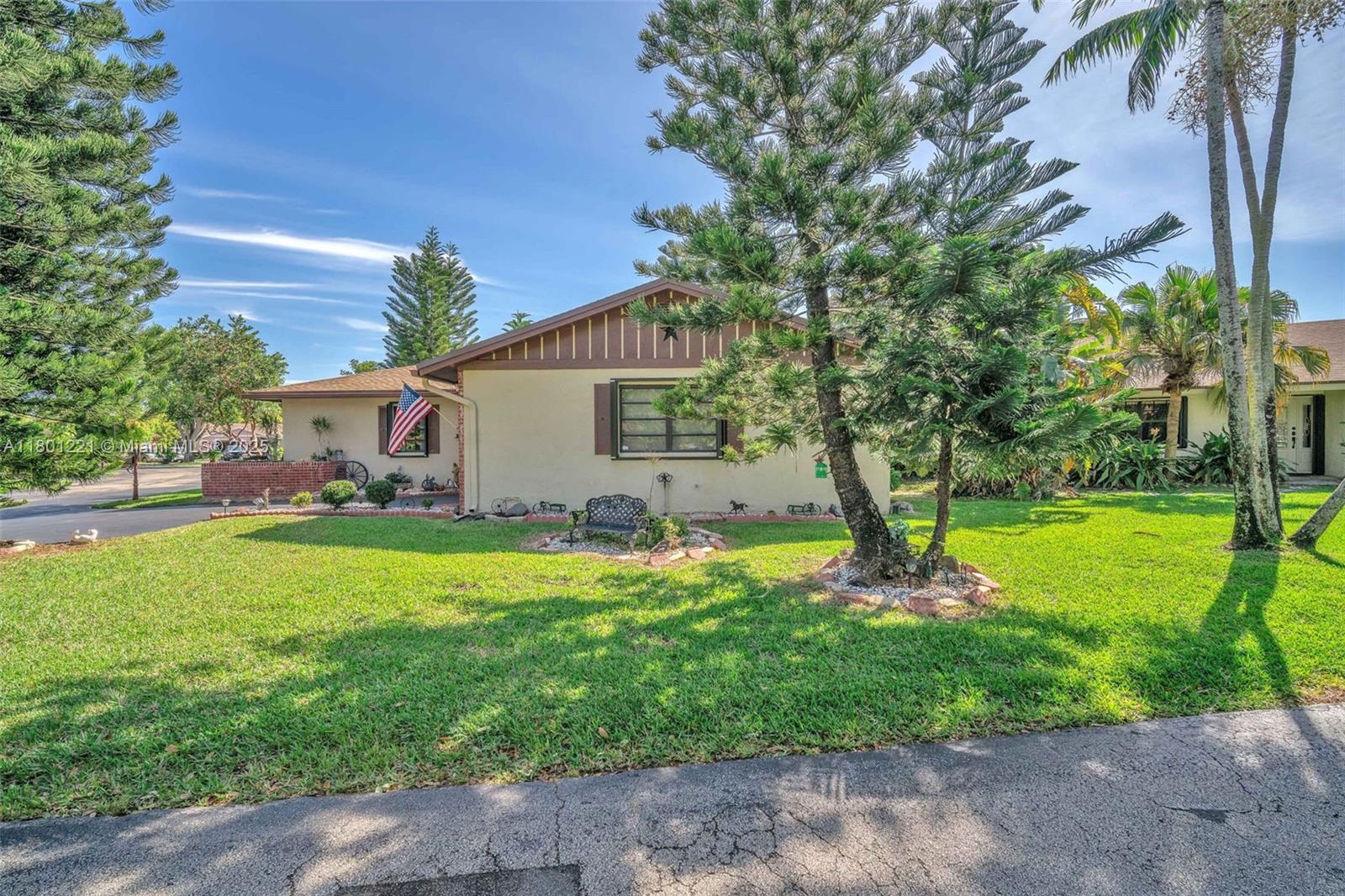 2218 Nova Village Dr, Davie, Florida image 3
