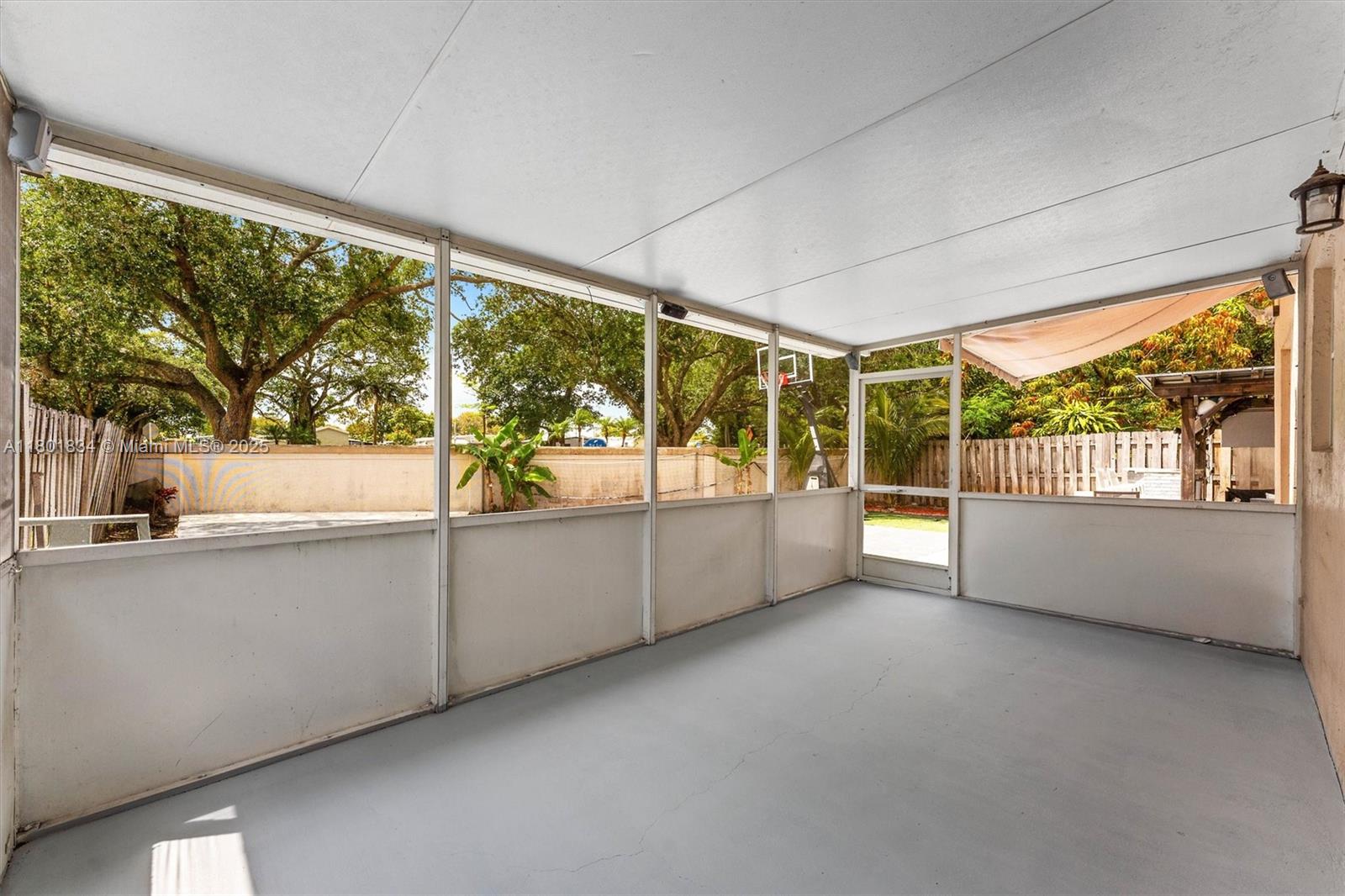 6800 Bayfront Circle, Margate, Florida image 13