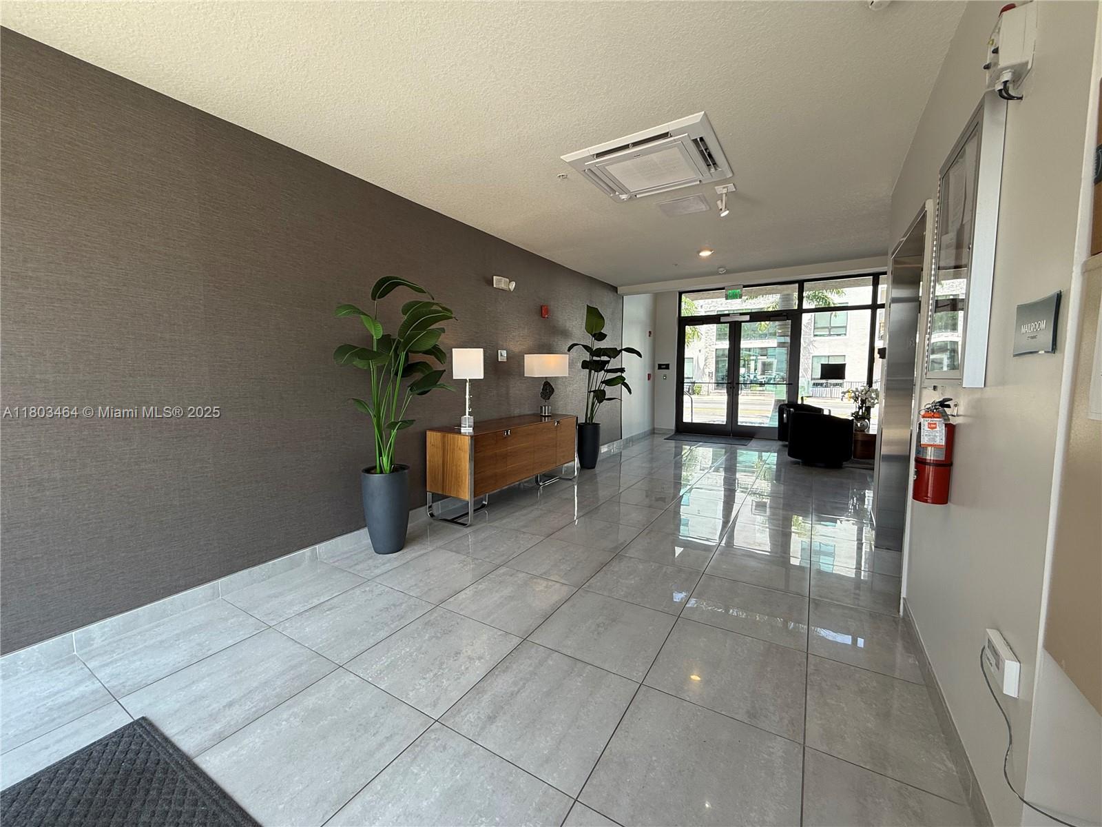 8167 NW 41st St #E-409, Doral, Florida image 4