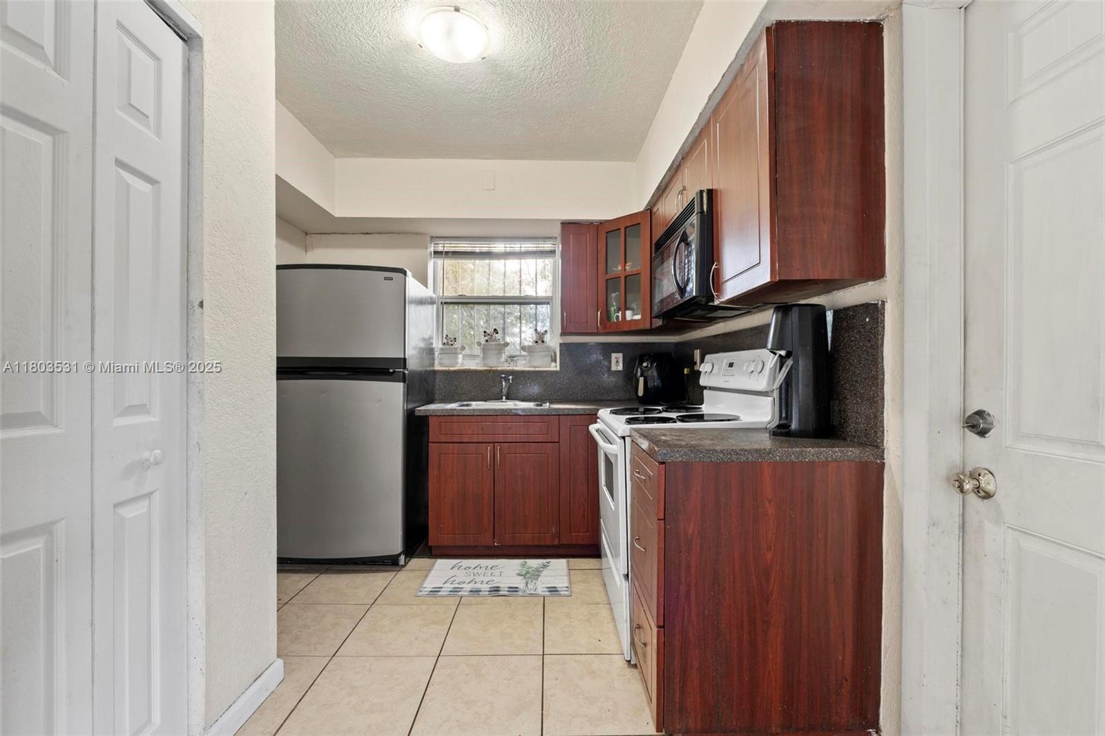 941 NW 76th St, Miami, Florida image 10