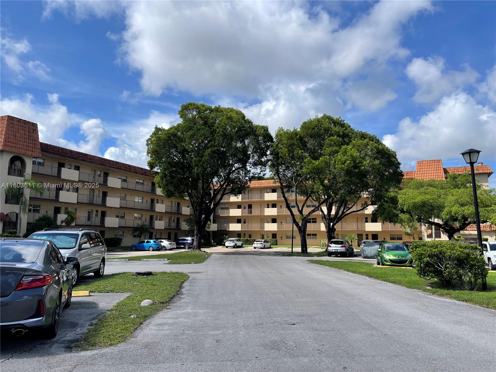 6260 S Falls Cir Dr #102, Lauderhill, Florida image 28