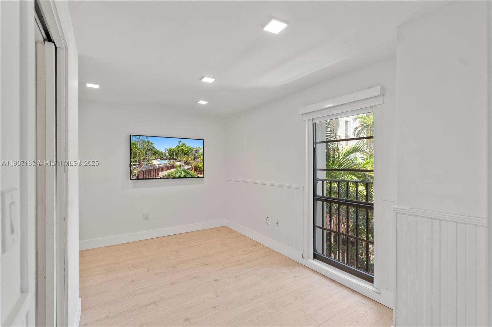 6886 N Kendall Dr #D207, Pinecrest, Florida image 5