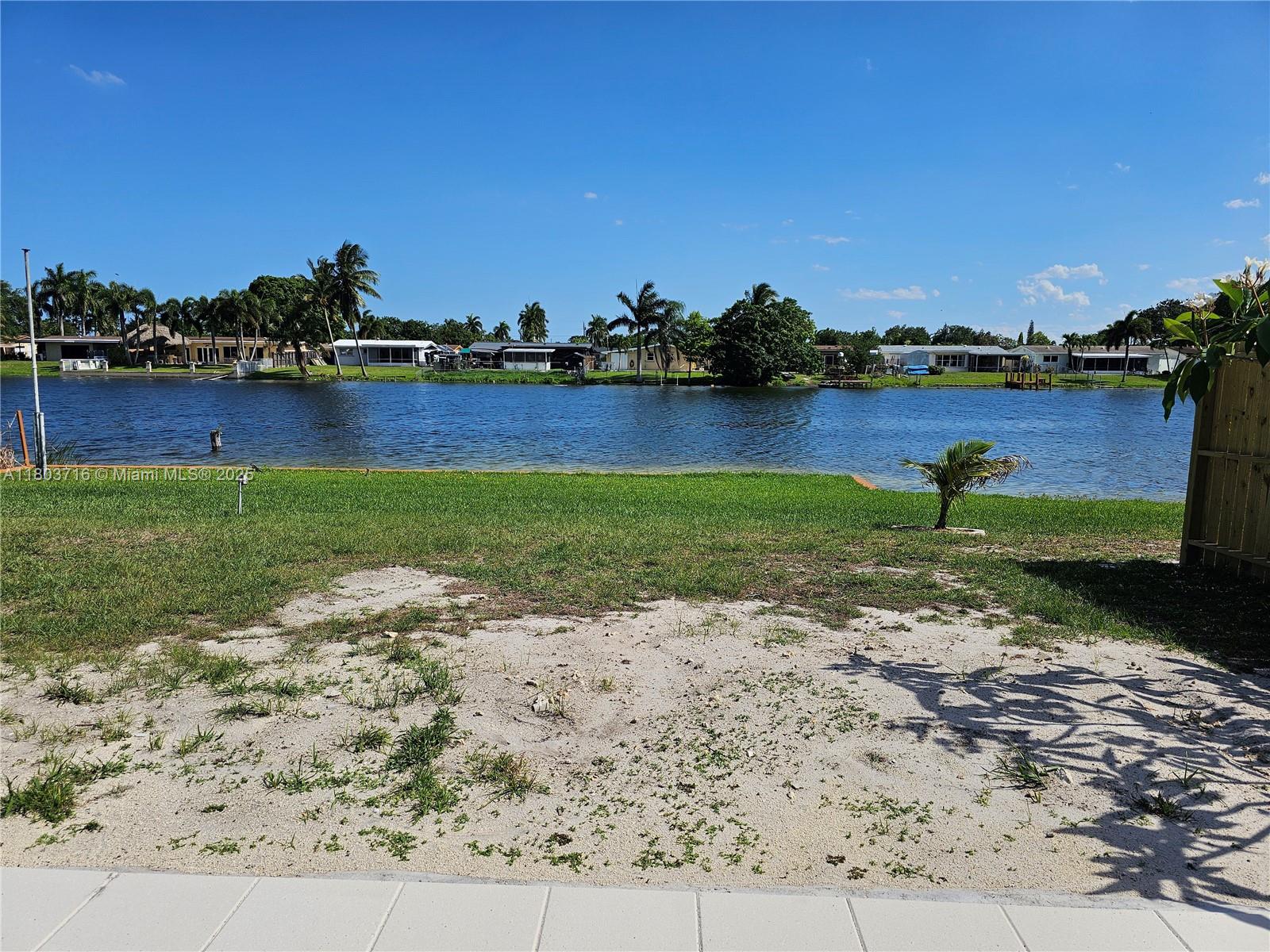 8240 NW 15th St, Pembroke Pines, Florida image 20