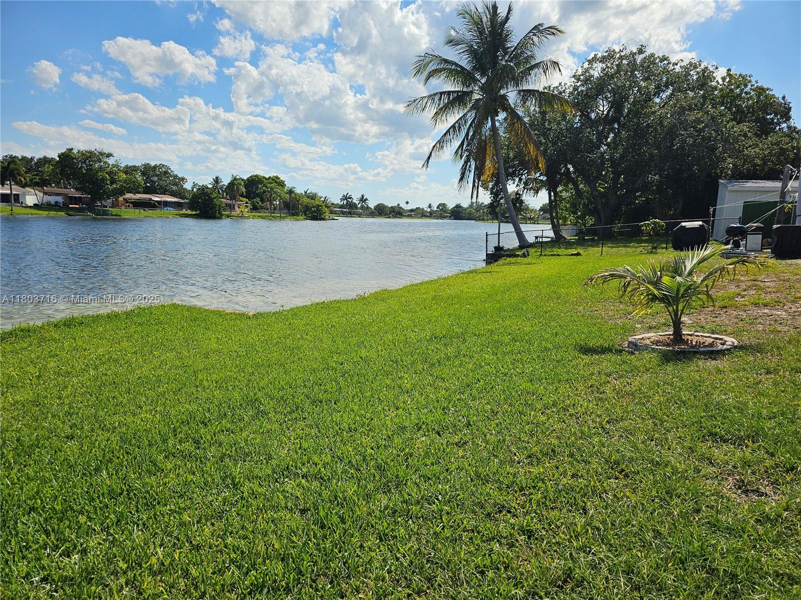 8240 NW 15th St, Pembroke Pines, Florida image 4