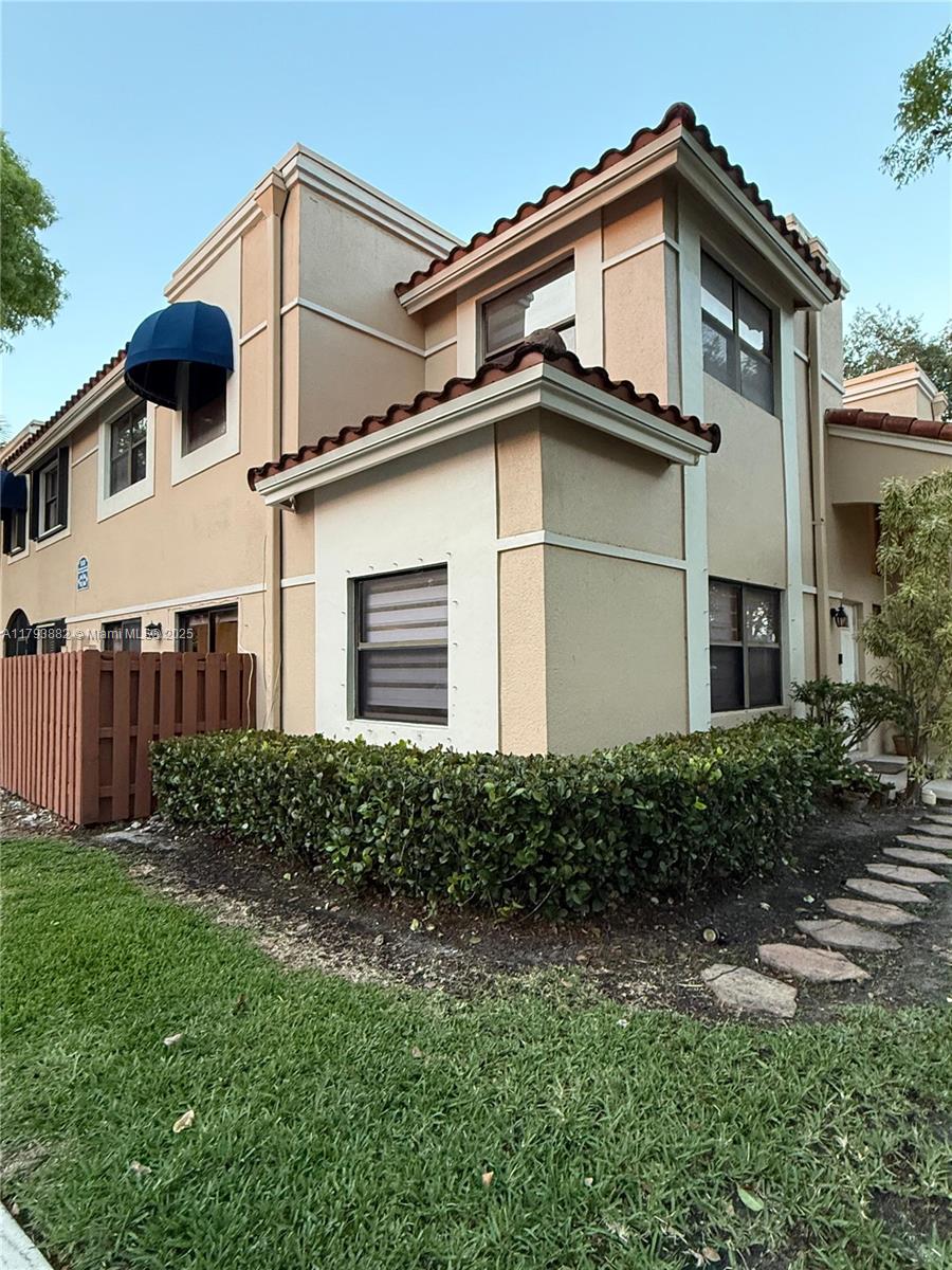 Investor’s dream rent immediately or enjoy living with your family. Great location Visions of Weston. Spacious corner unit, 3 nice size bedrooms upstairs and 2 full bathrooms. Half bathroom on the first floor. Seperate laundry room off the kitchen with a full size washer and dryer. Master bathroom has a separate shower and Jacuzzi tub. Steps to the community pool and Walk across the street to Bonaventure Park. The Bonaventure Town Center club (Only $335 year membership)where you can enjoy multiple amenities such as Tennis , Fitness Center, Pools, Special events and much more. Min 1 year lease.