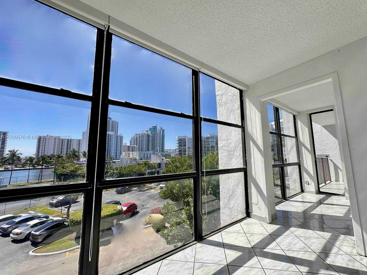1000 Parkview Dr #424, Hallandale Beach, Florida image 3