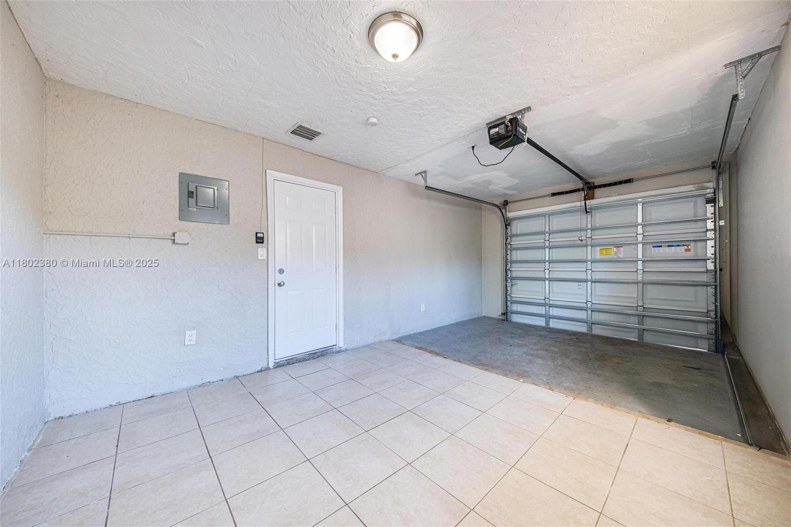 1560 NW Sunset Strip, Sunrise, Florida image 22
