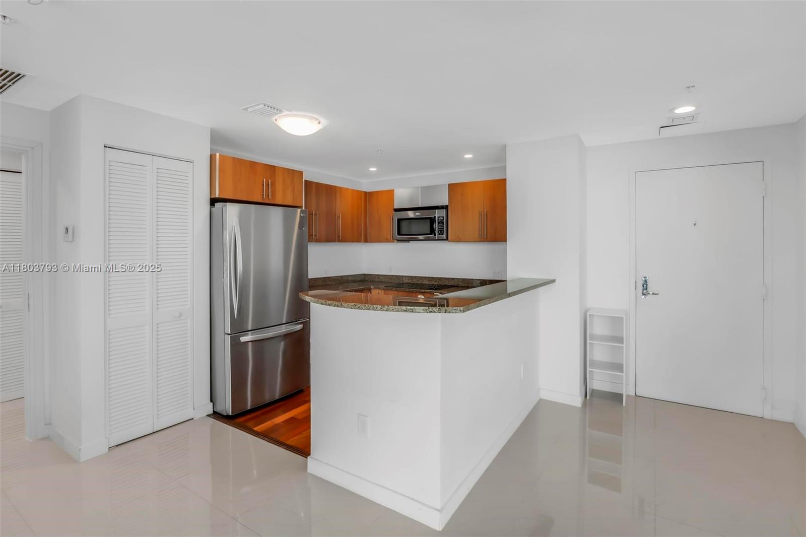 300 S Biscayne Blvd #T-3710, Miami FL 33131