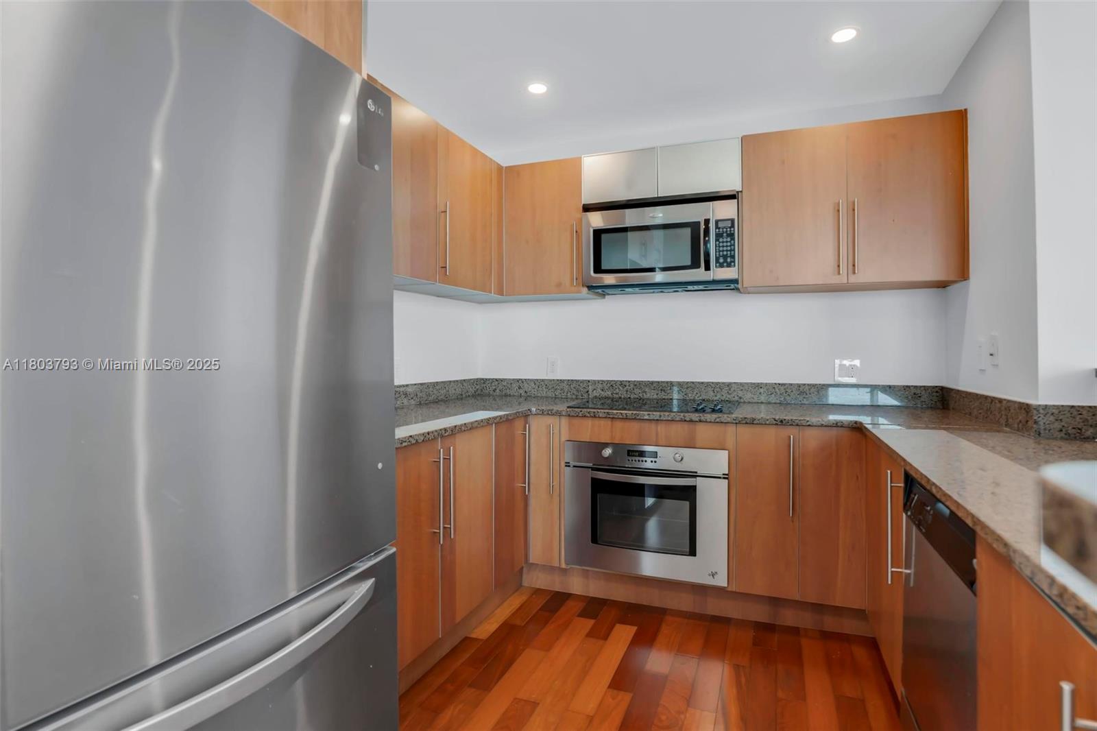 300 S Biscayne Blvd #T-3710, Miami FL 33131
