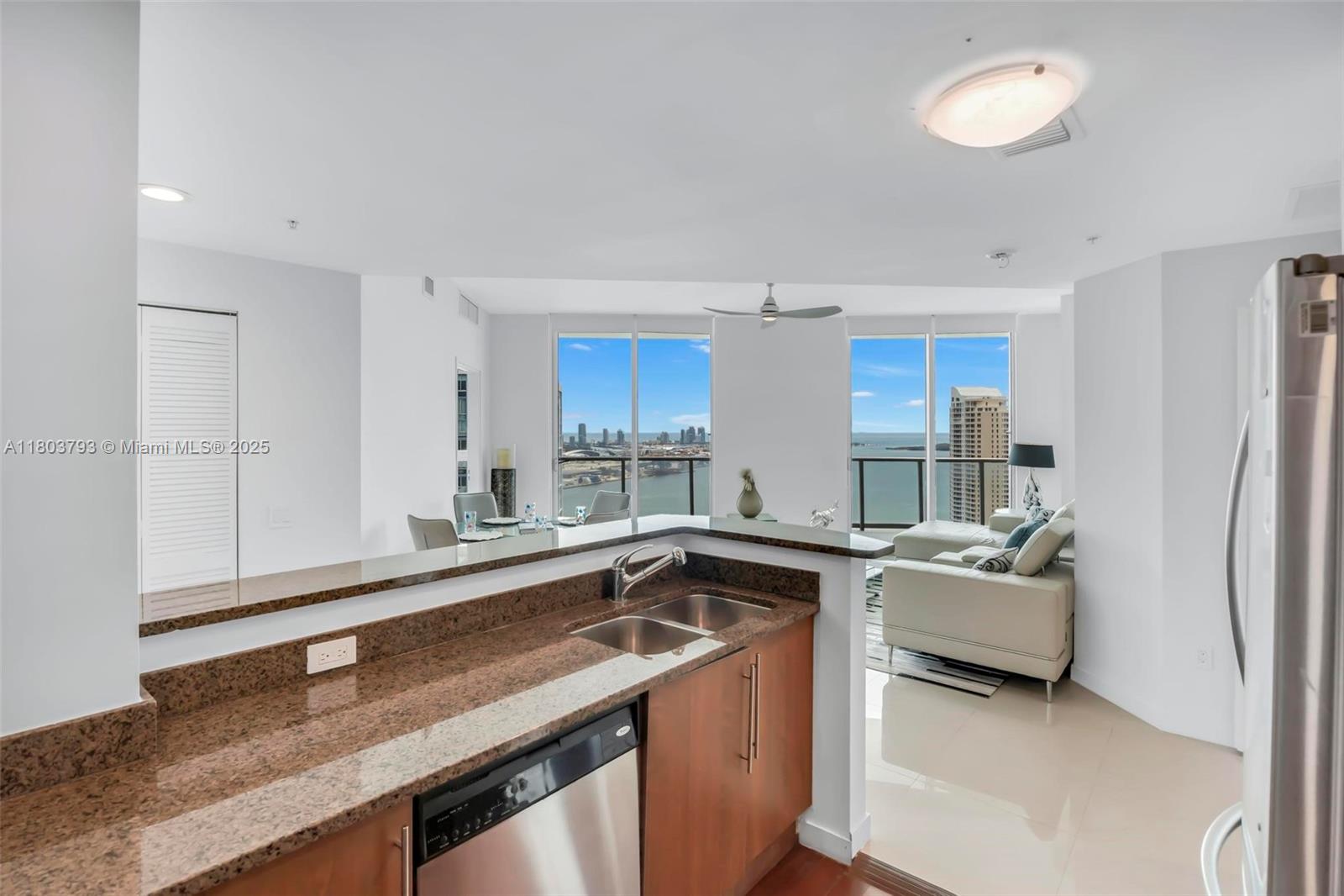 300 S Biscayne Blvd #T-3710, Miami FL 33131