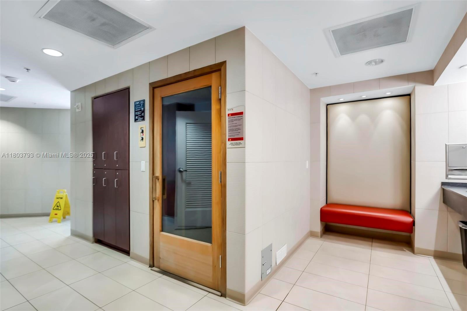 300 S Biscayne Blvd #T-3710, Miami FL 33131