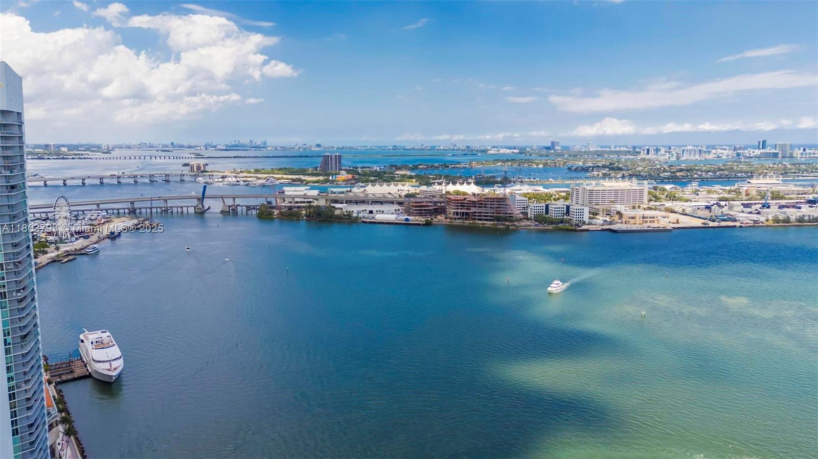 300 S Biscayne Blvd #T-3710, Miami FL 33131