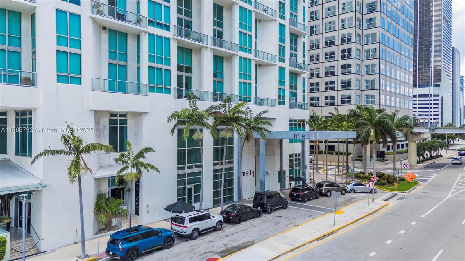 300 S Biscayne Blvd #T-3710, Miami FL 33131