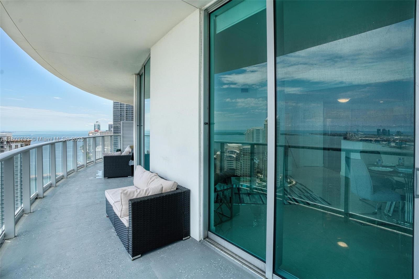 300 S Biscayne Blvd #T-3710, Miami FL 33131