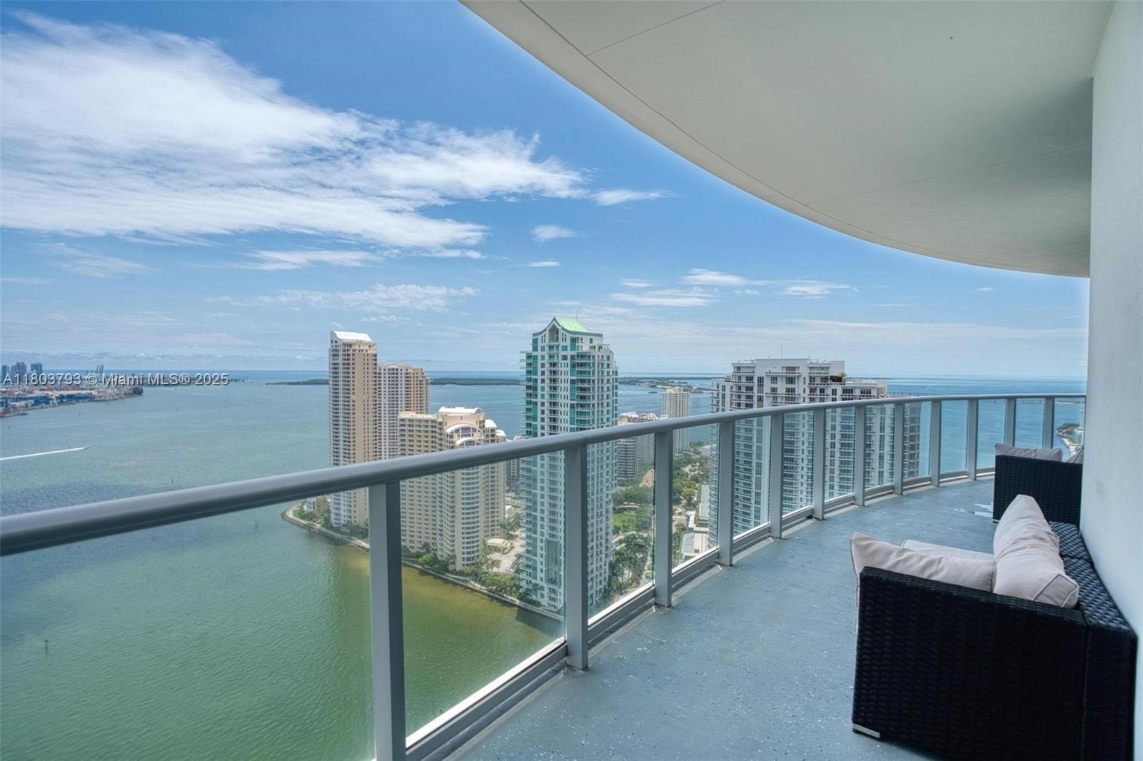 300 S Biscayne Blvd #T-3710, Miami FL 33131