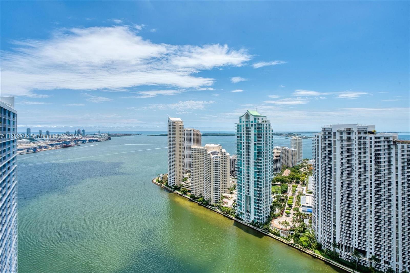 300 S Biscayne Blvd #T-3710, Miami FL 33131