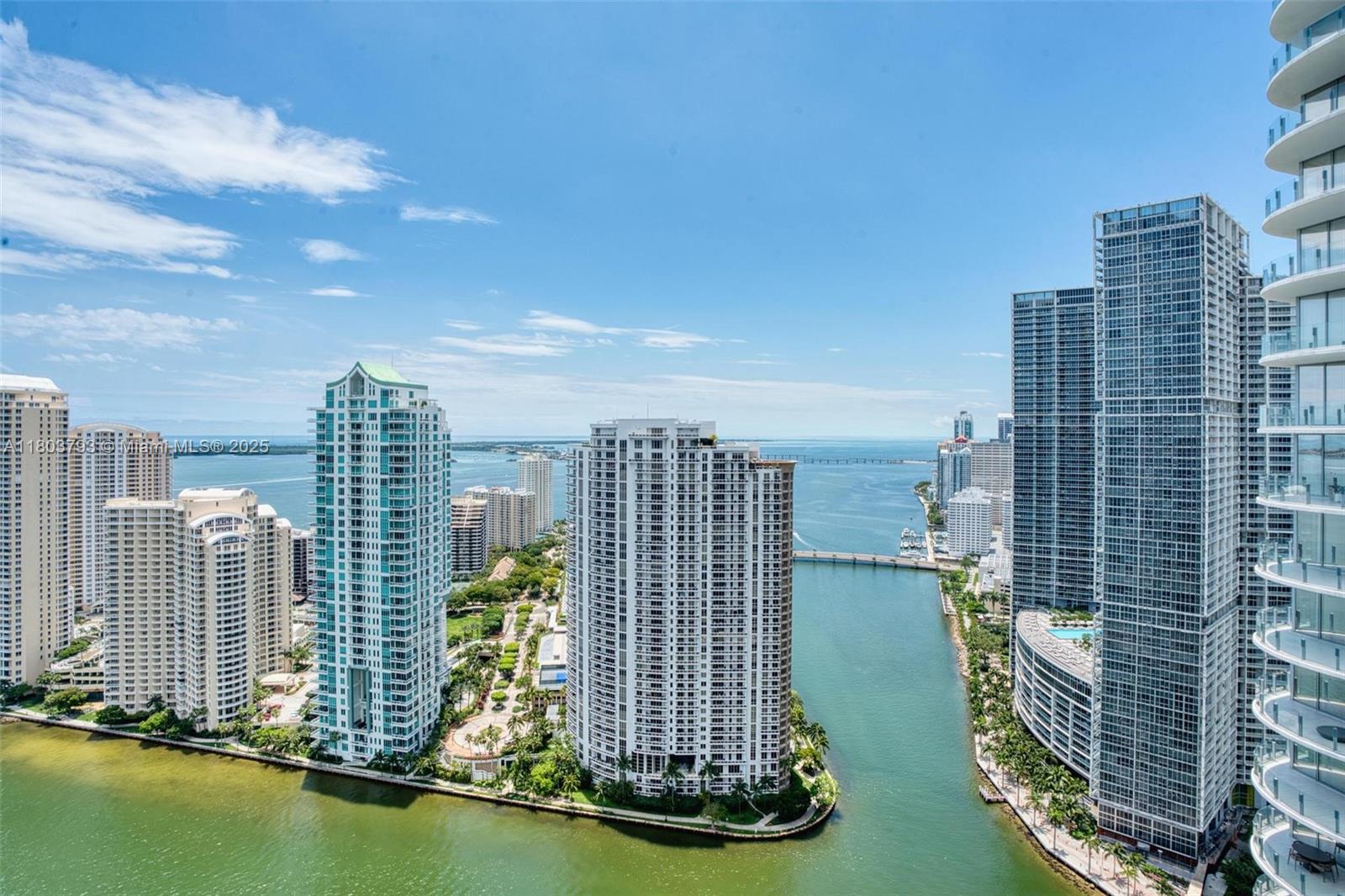 300 S Biscayne Blvd #T-3710, Miami FL 33131